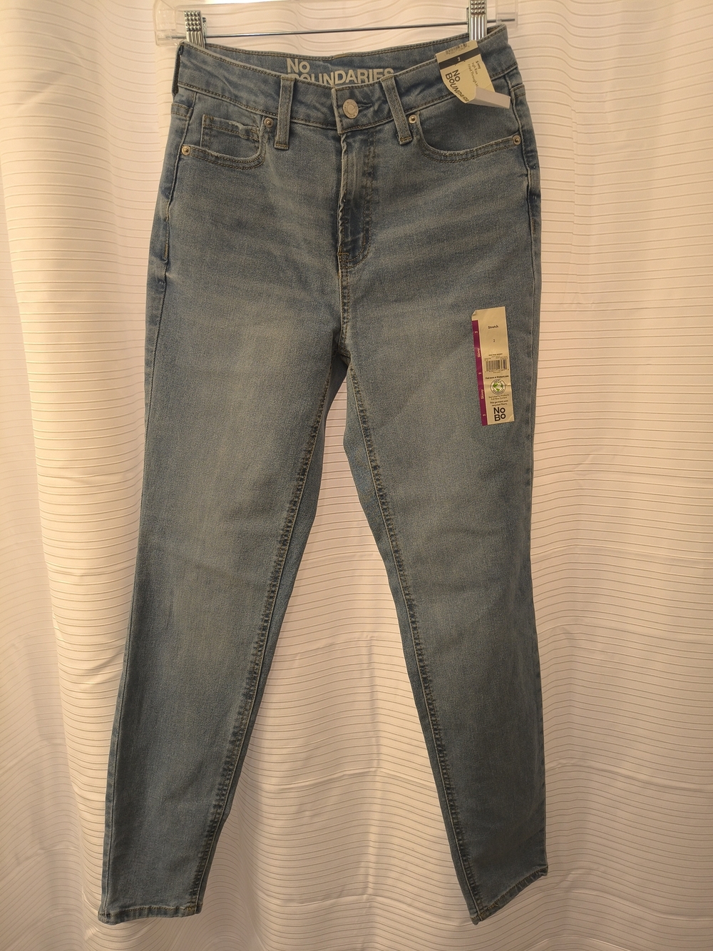 No Boundaries Women's High-Rise Light Blue Jeans